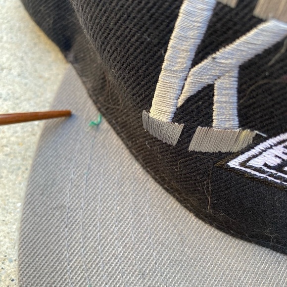 Los Angeles Kings Snapback Hat Unisex NHL Hockey One Size Street Gretzky Script - Picture 3 of 11